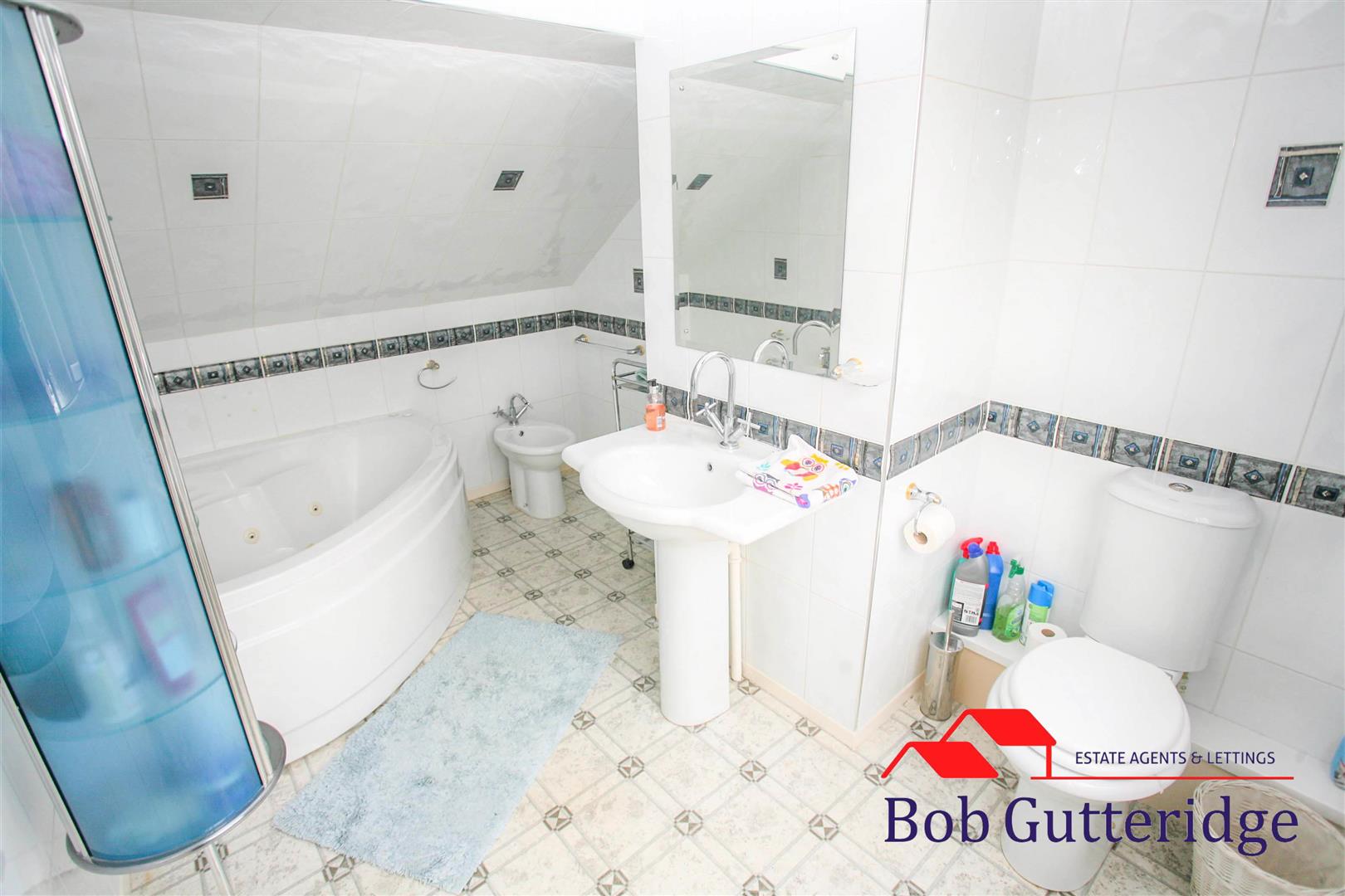 FOUR PIECE BATHROOM